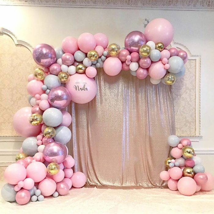 How to decorate a small room with balloons