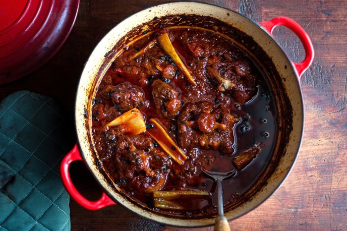 How to cook oxtail stew jamaican style