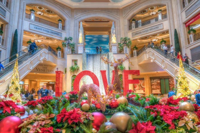 When does vegas start decorating for christmas