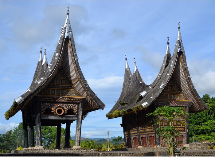 Desain ukiran rumah gadang